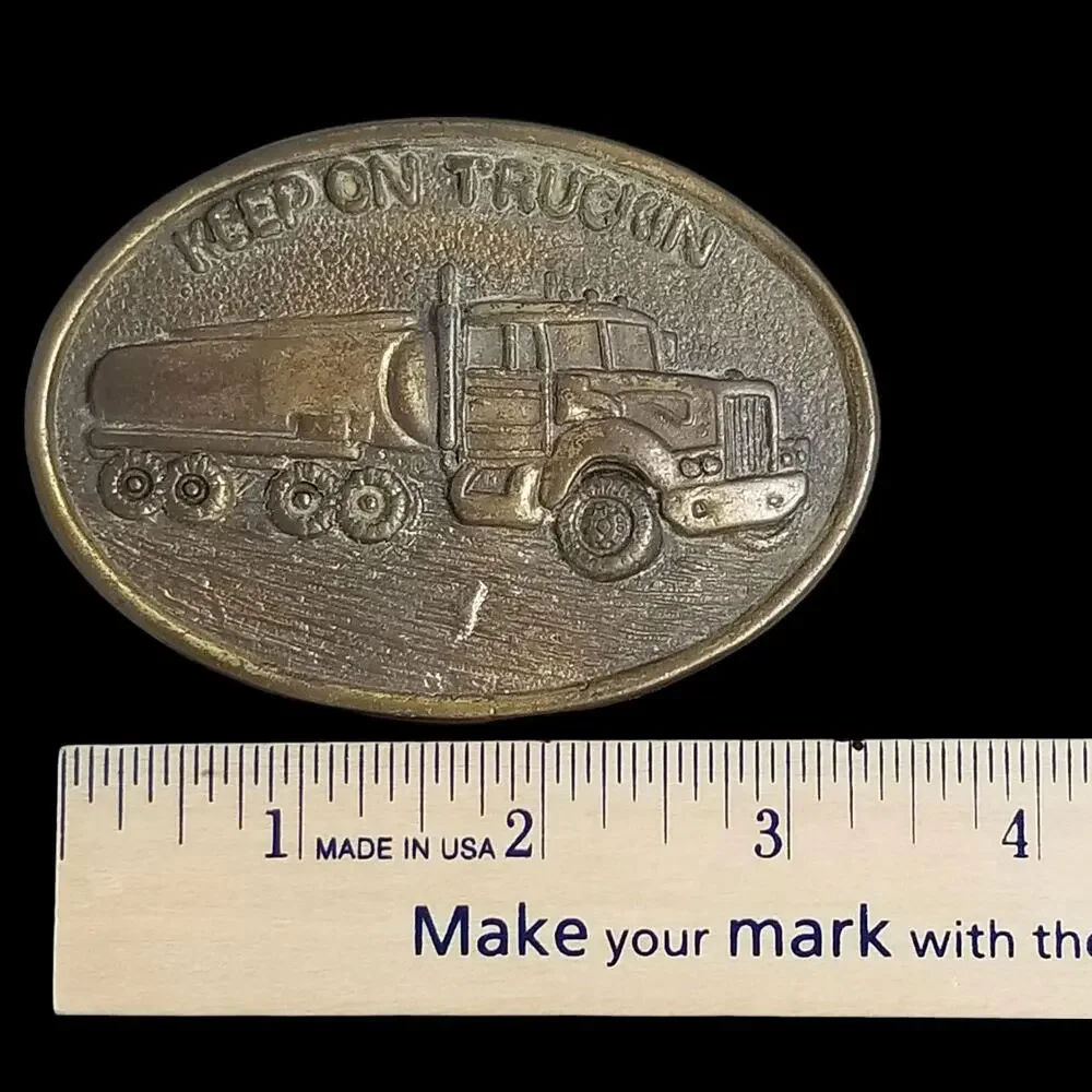 Vintage Belt Buckle Keep On Trucking Gasoline Oil Milk Tanker 18-Wheeler Big Rig